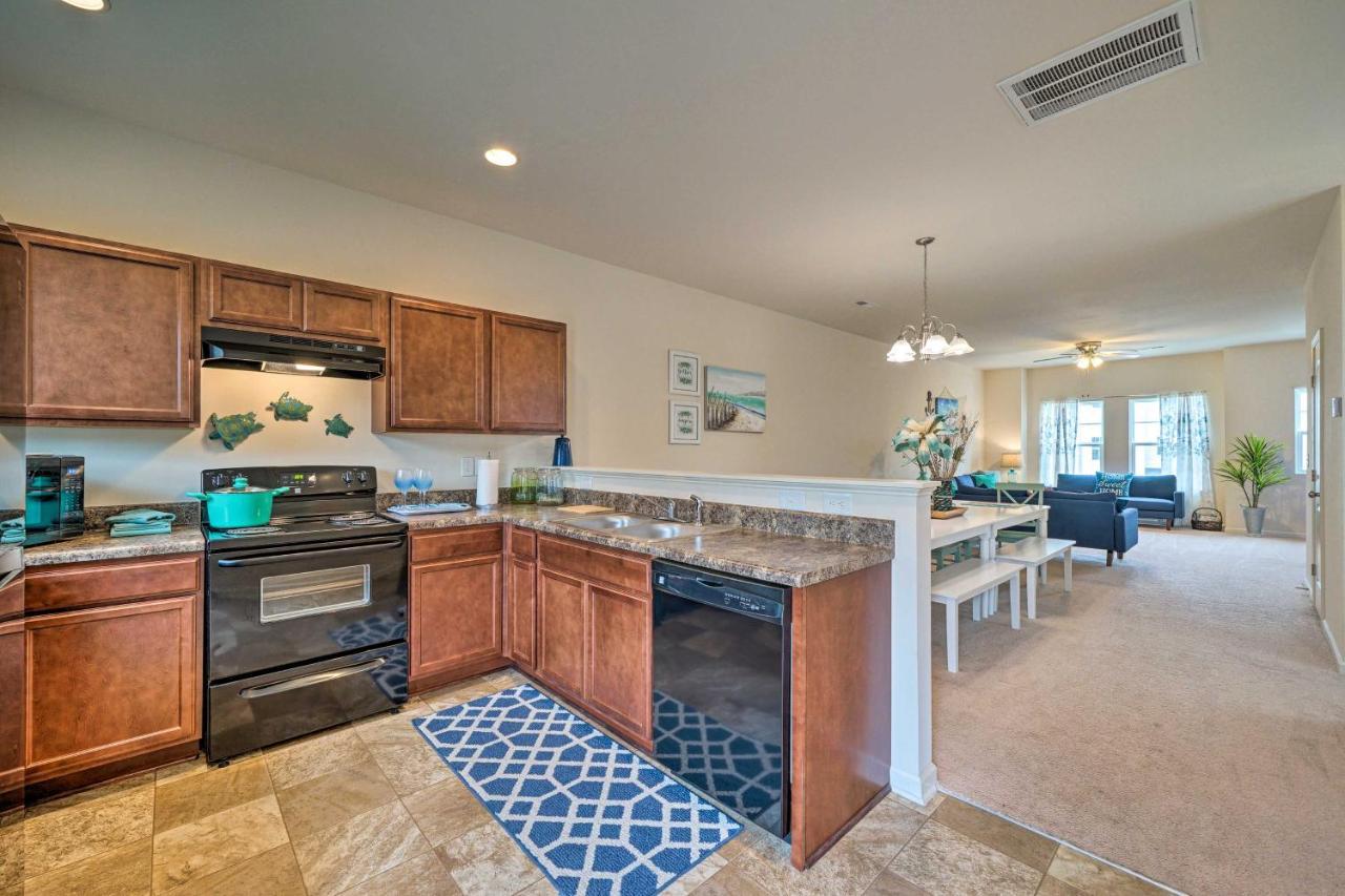 Modern Coastal Condo With Patio 1 Mi To Beaches! Carolina Beach Exterior foto